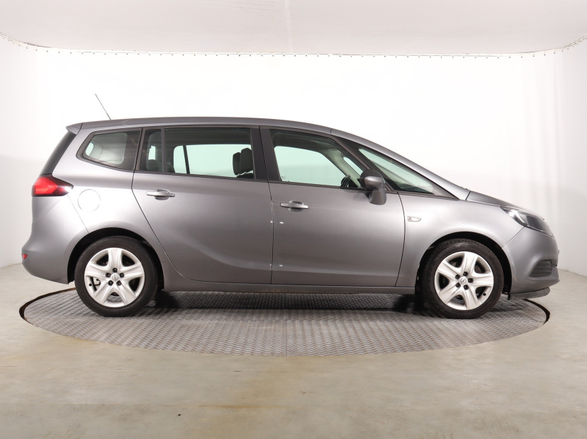 Opel Zafira Tourer, 2017