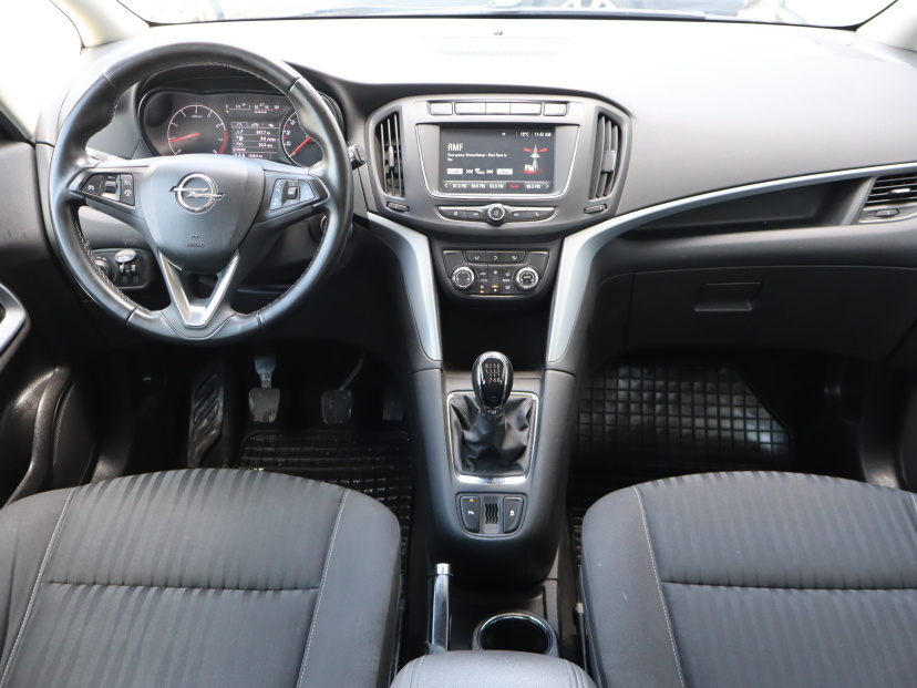 Opel Zafira Tourer, 2017