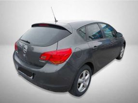 Opel Astra - 2011
