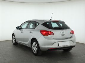 Opel Astra - 2013