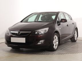Opel Astra - 2011