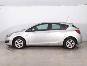 Opel Astra - 2012