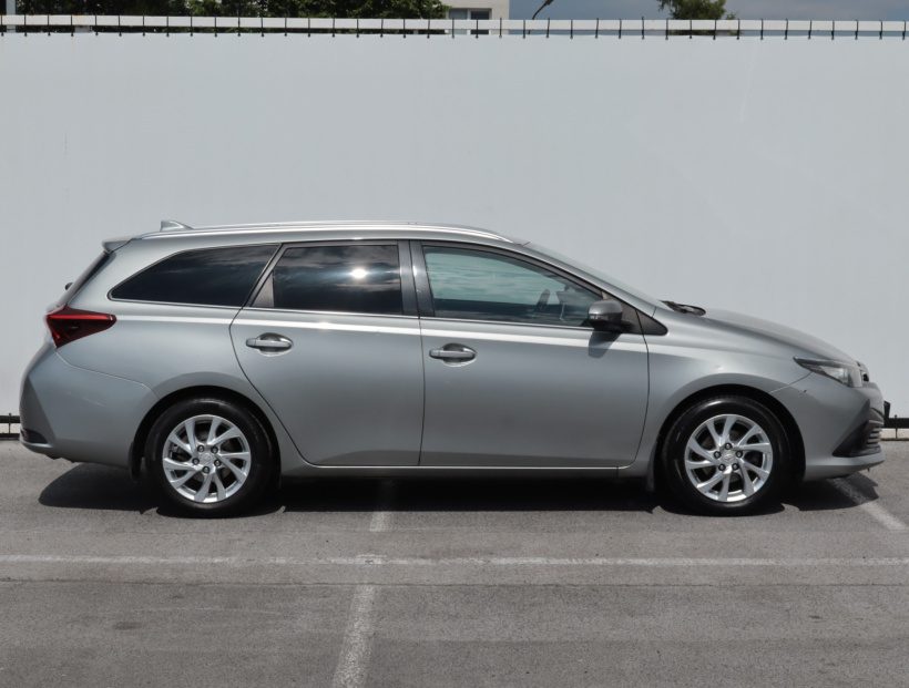 Toyota Auris, 2017