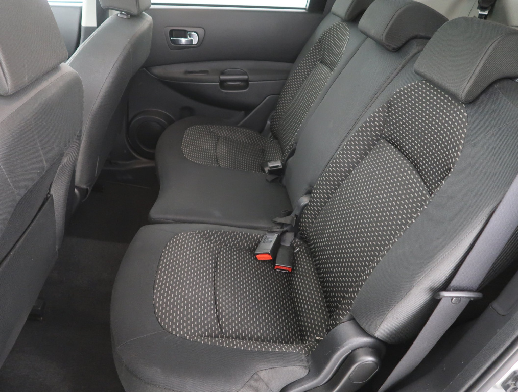 Nissan Qashqai+2