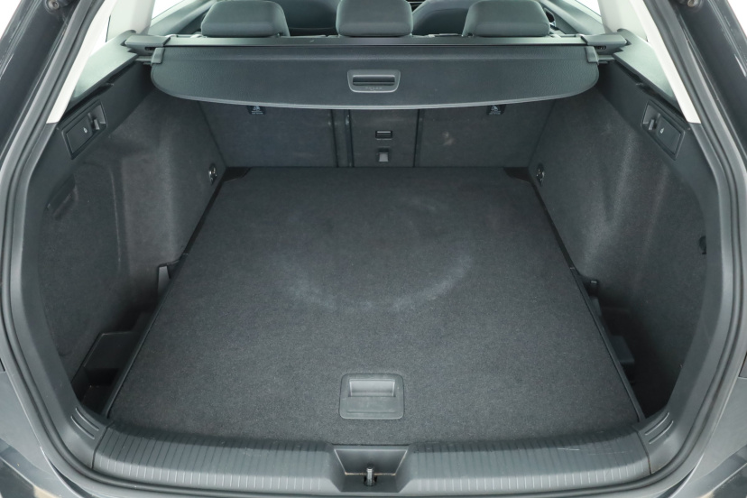 Volkswagen Golf, 2021