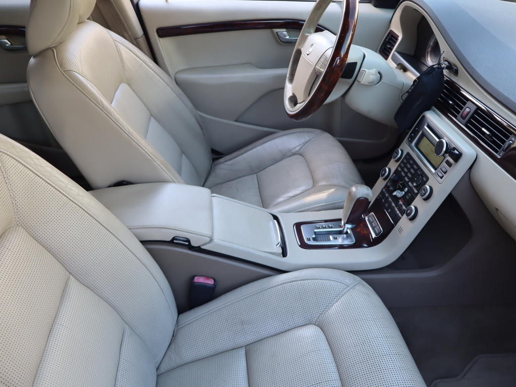 Volvo S80