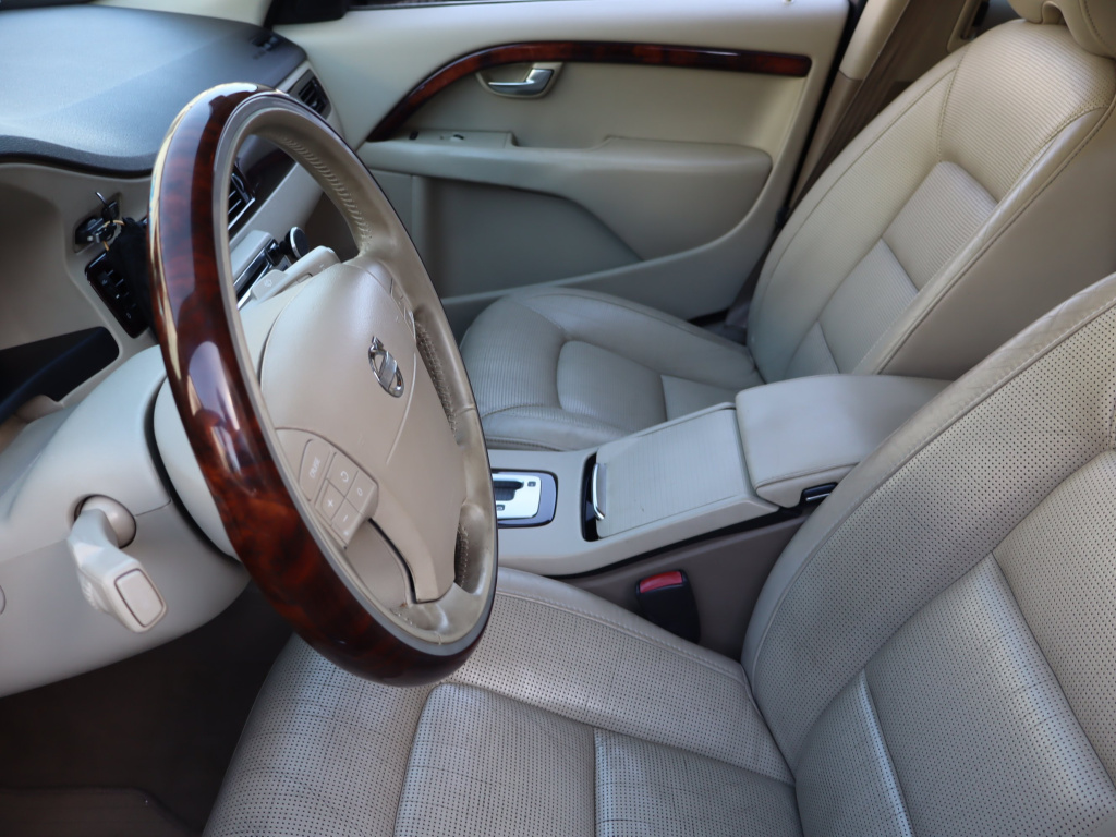 Volvo S80