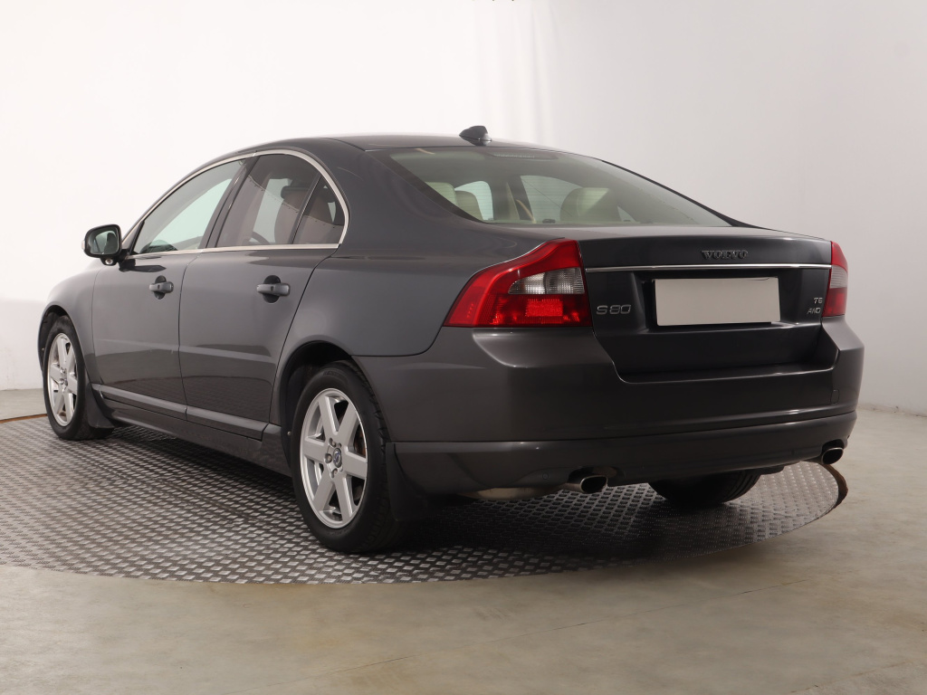 Volvo S80