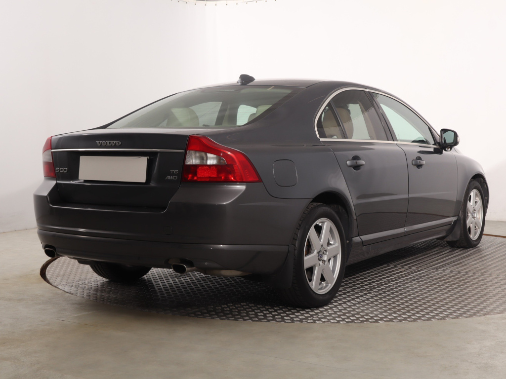 Volvo S80