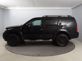 Nissan Pathfinder - 2005