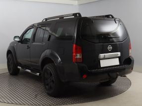 Nissan Pathfinder - 2005
