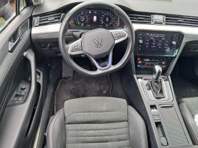 Volkswagen Passat - 2022