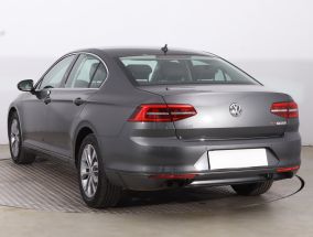 Volkswagen Passat - 2015
