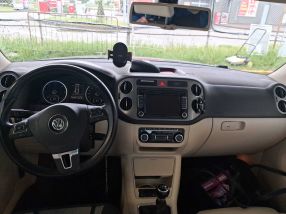 Volkswagen Tiguan - 2011