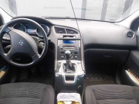 Peugeot 5008 - 2011