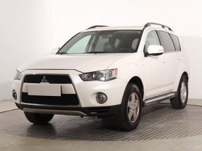 Mitsubishi Outlander - 2011