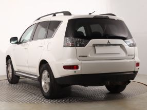 Mitsubishi Outlander - 2011