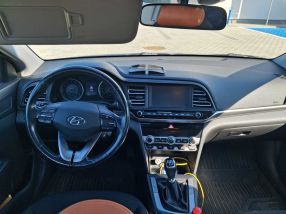 Hyundai Elantra - 2018