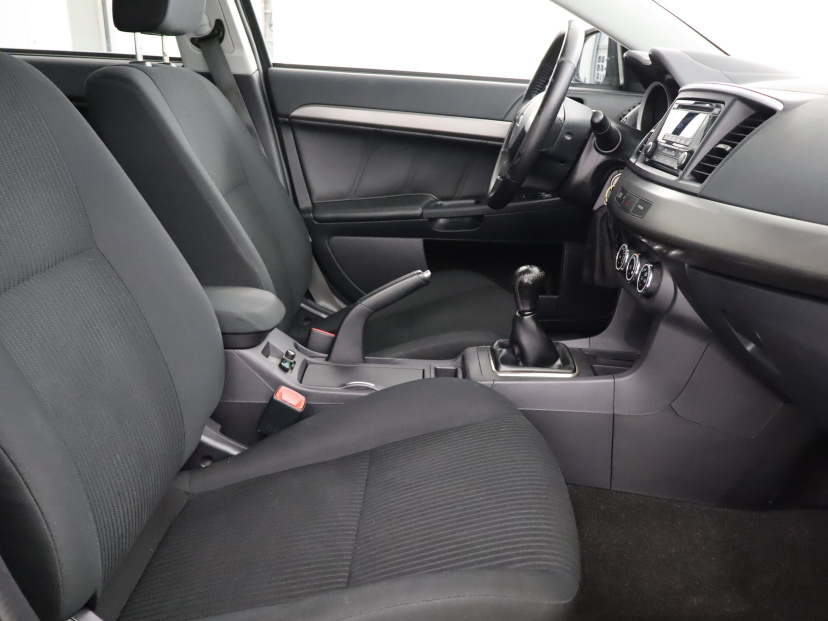 Mitsubishi Lancer, 2016