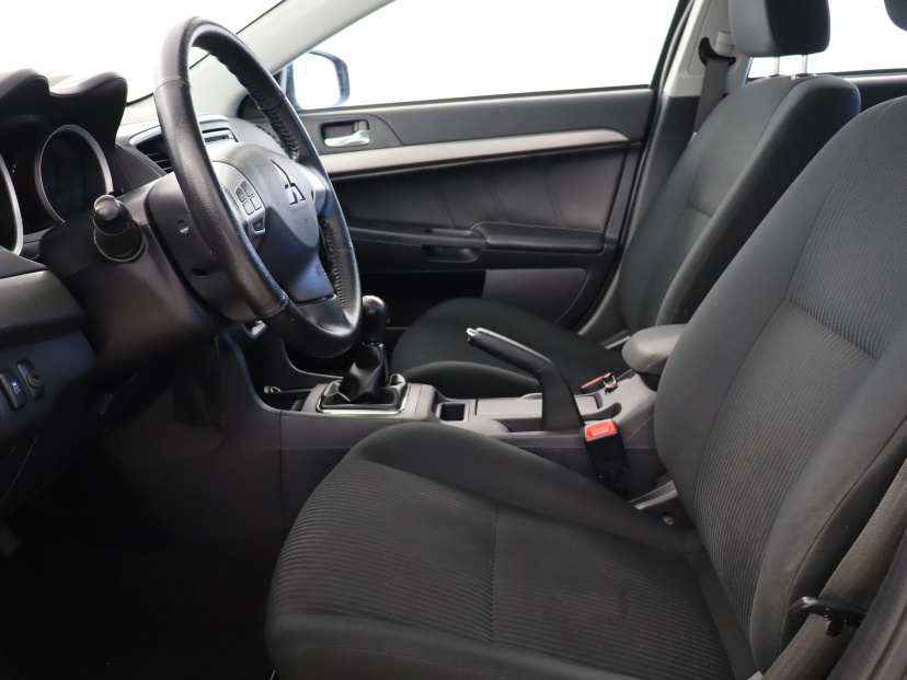 Mitsubishi Lancer, 2016