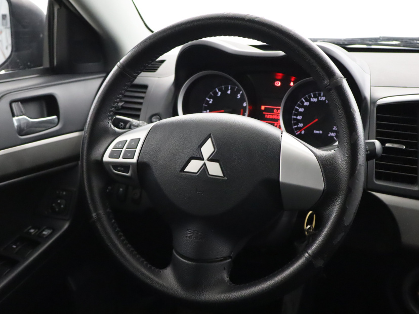 Mitsubishi Lancer, 2016