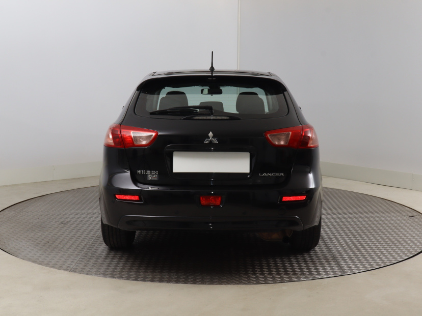 Mitsubishi Lancer, 2016