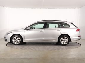 Volkswagen Golf - 2021