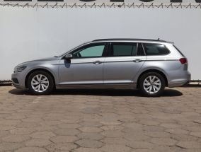 Volkswagen Passat - 2021