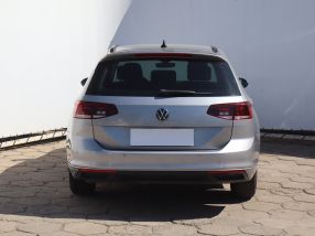 Volkswagen Passat - 2021