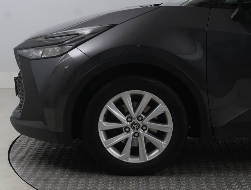 Toyota C-HR, 2024