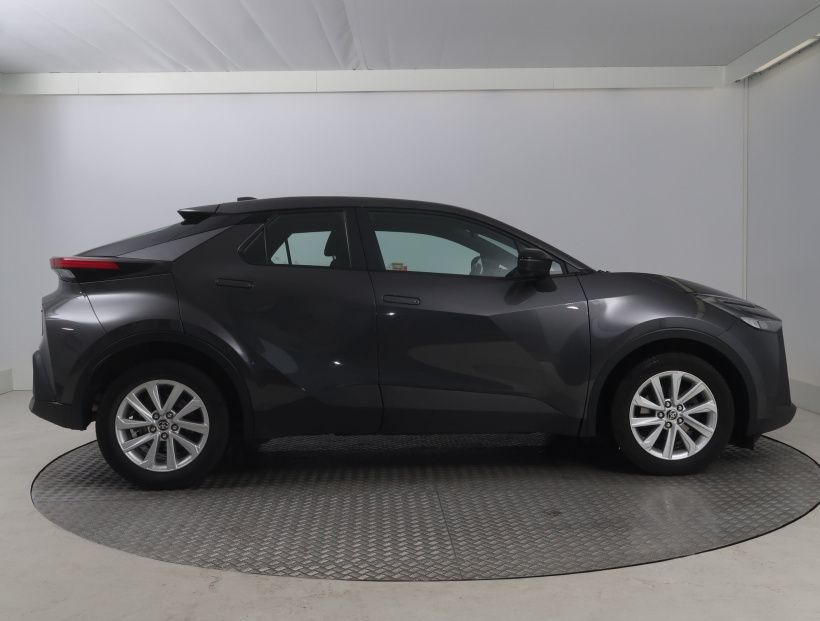 Toyota C-HR, 2024