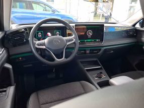 Volkswagen Tiguan - 2025