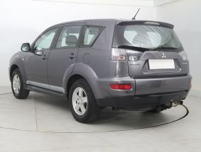 Mitsubishi Outlander - 2010