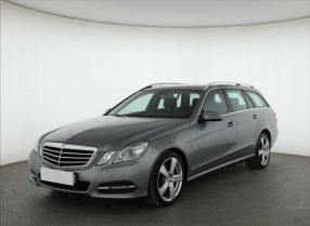 Mercedes-Benz E - 2009