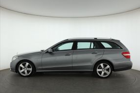 Mercedes-Benz E - 2009