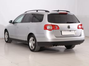 Volkswagen Passat - 2010