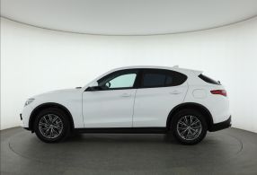 Alfa Romeo Stelvio - 2017