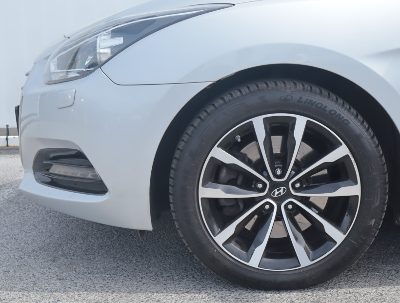 Hyundai i40, 2016