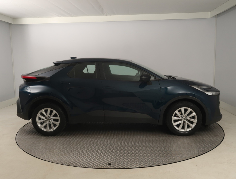 Toyota C-HR, 2024