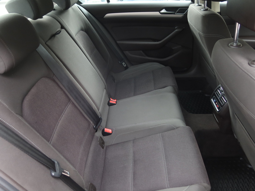 Volkswagen Passat, 2015