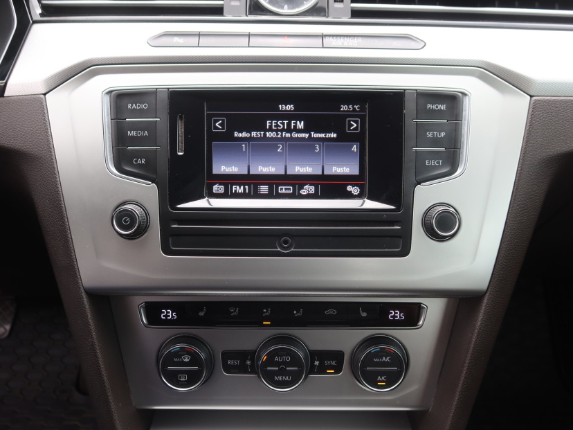 Volkswagen Passat, 2015
