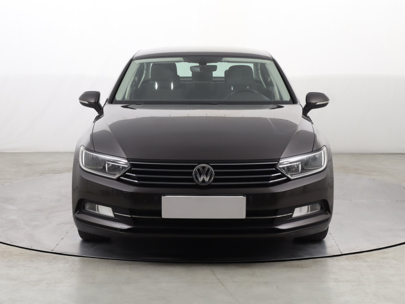 Volkswagen Passat, 2015