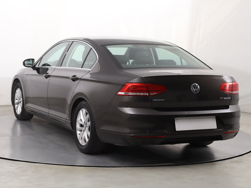 Volkswagen Passat, 2015