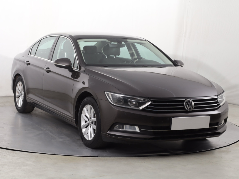 Volkswagen Passat, 2015