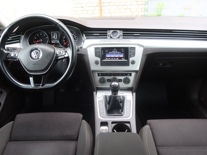 Volkswagen Passat, 2015