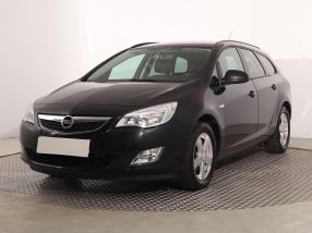 Opel Astra - 2011