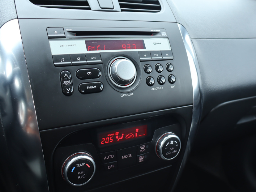 Suzuki SX4, 2011