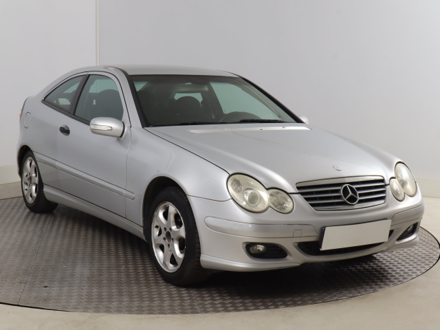 Mercedes-Benz C 2004