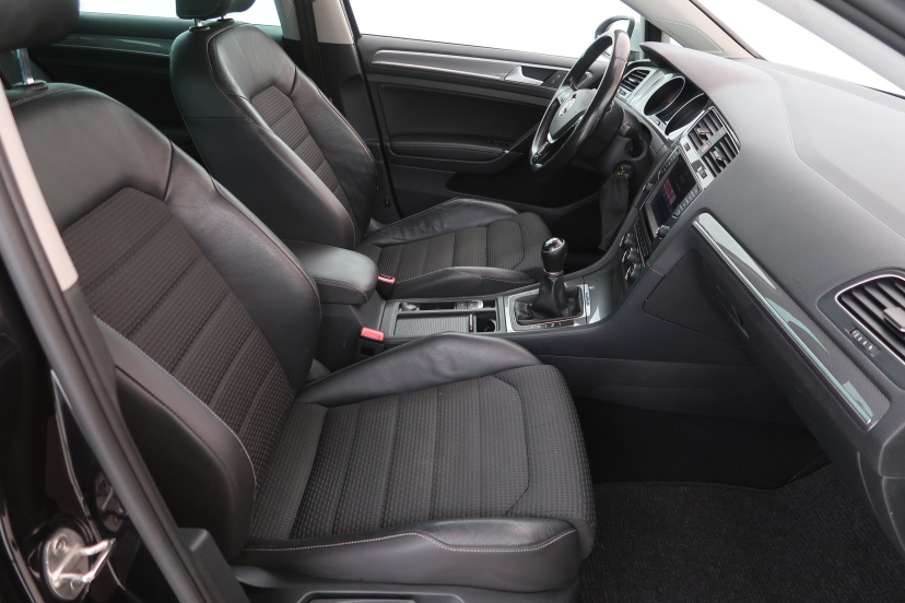 Volkswagen Golf, 2016