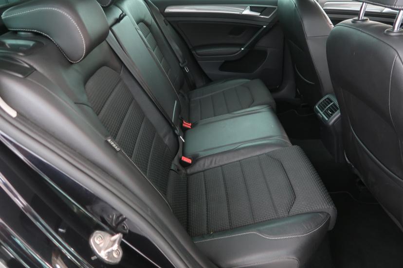 Volkswagen Golf, 2016